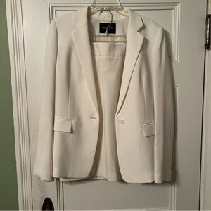 Lafayette 148 women’s white skirt suit with blazer